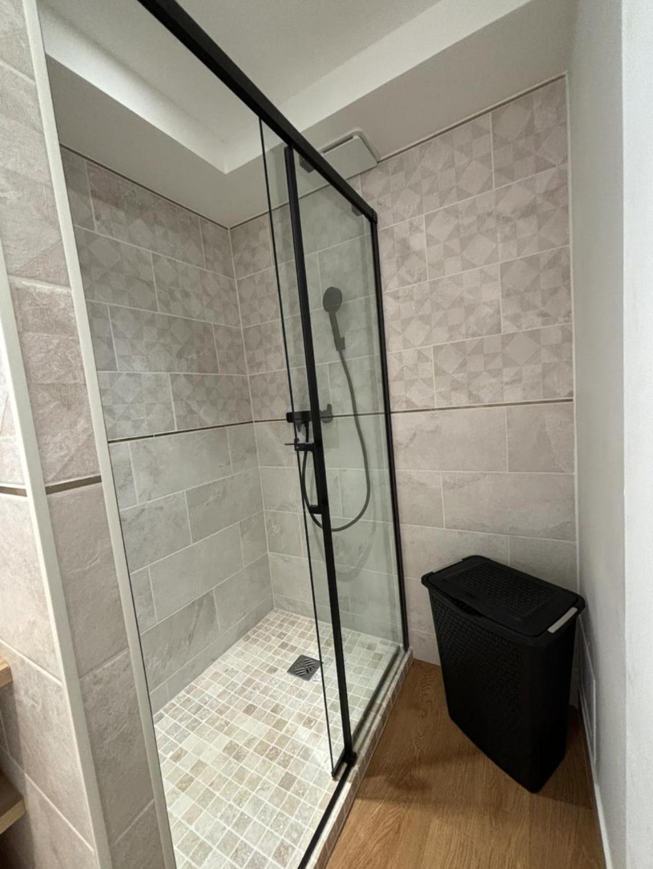 Location D'Un Superbe Appartement Avec Piscine Roquebrune-sur-Argens Exterior foto